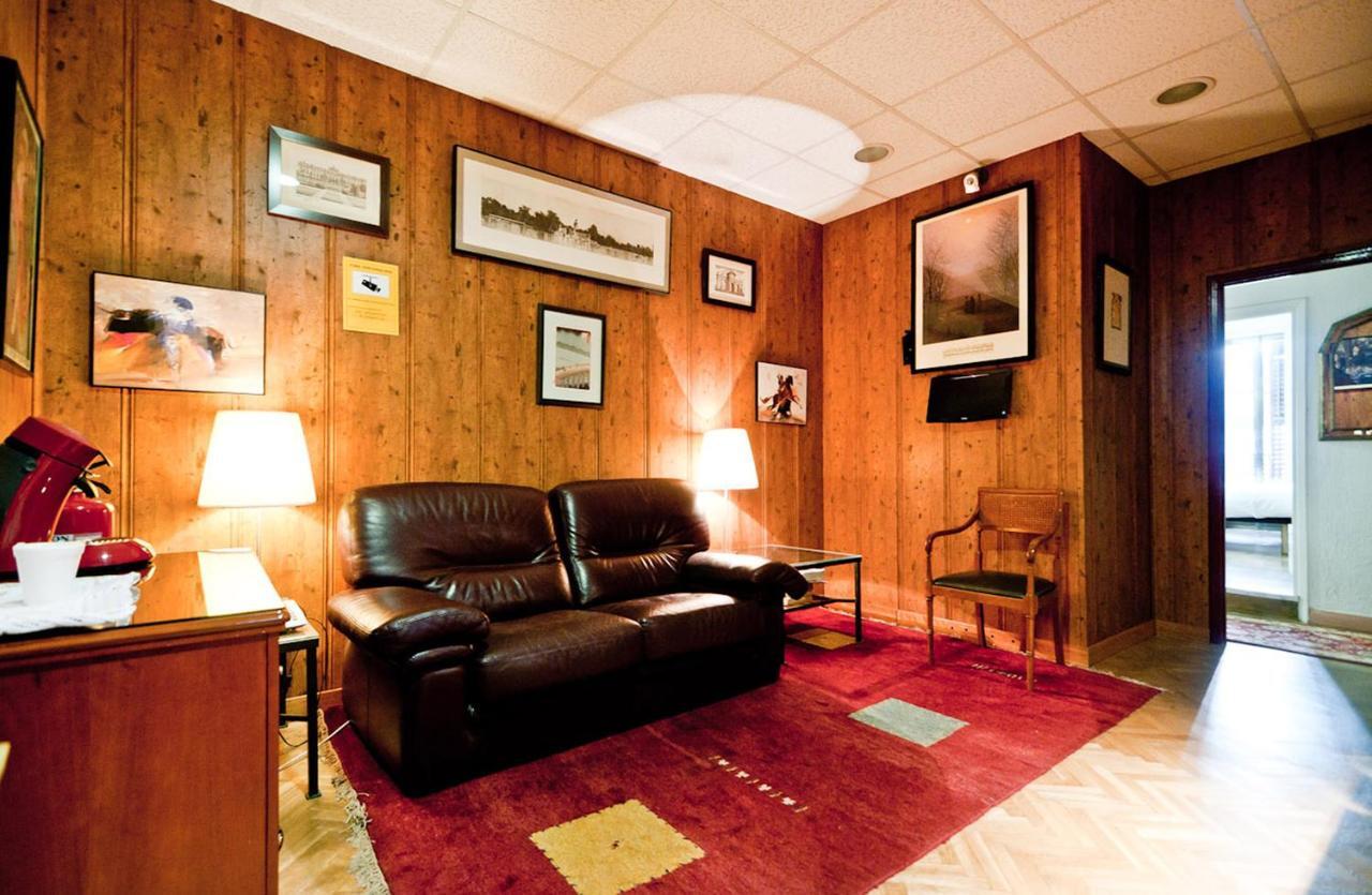 מדריד Hostal Asuncion מראה חיצוני תמונה